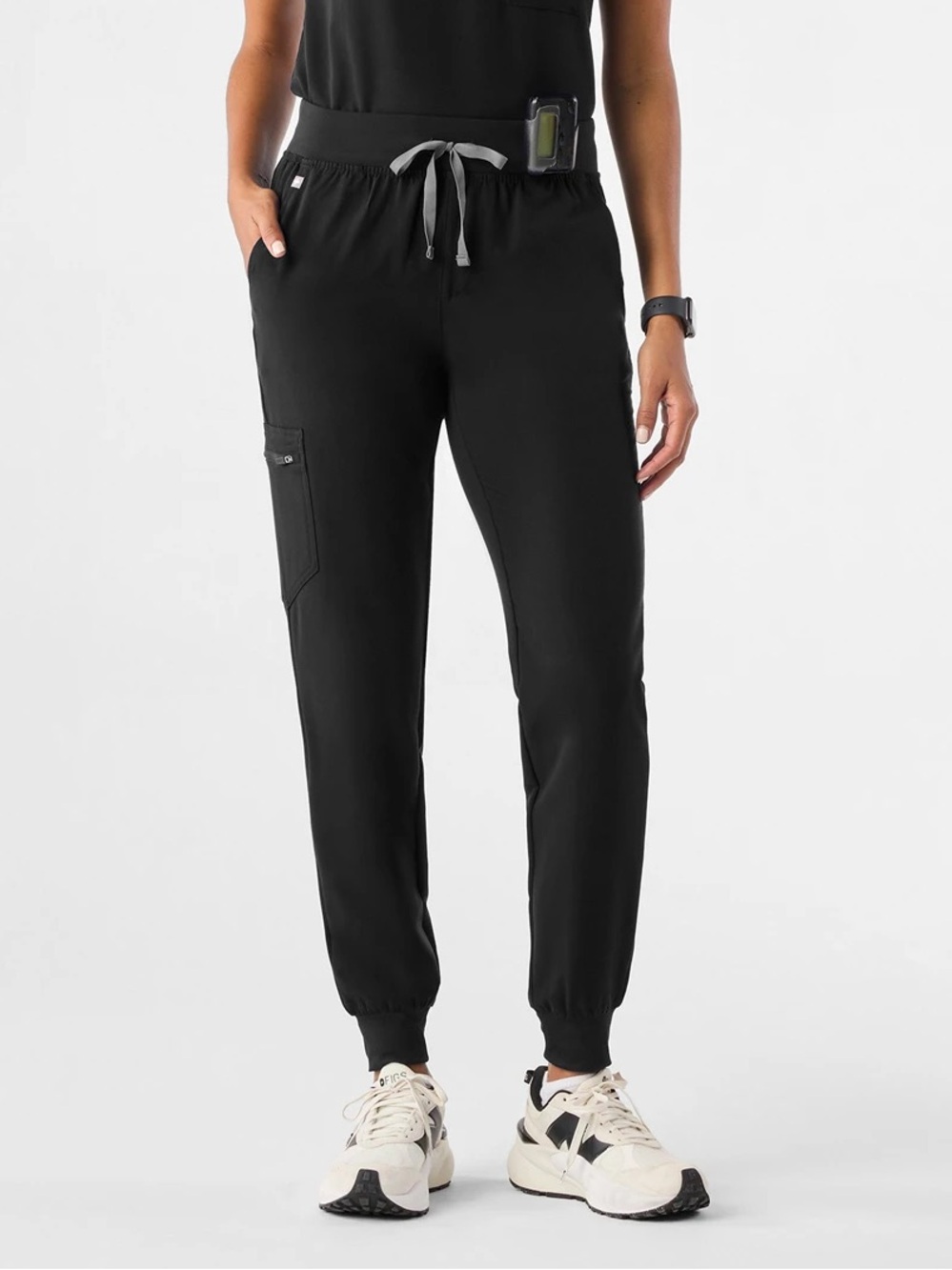 Figs Zamora Scrub Cargo Joggers in Black